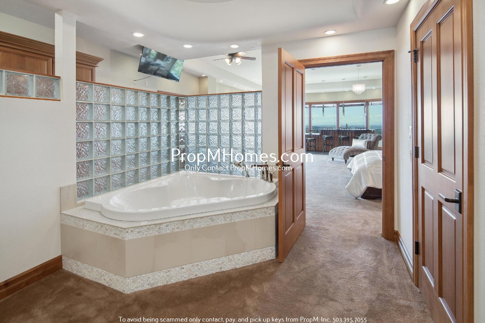 Your Sky High Sanctuary Awaits - 6 Bedroom Home in Happy Valley! property image