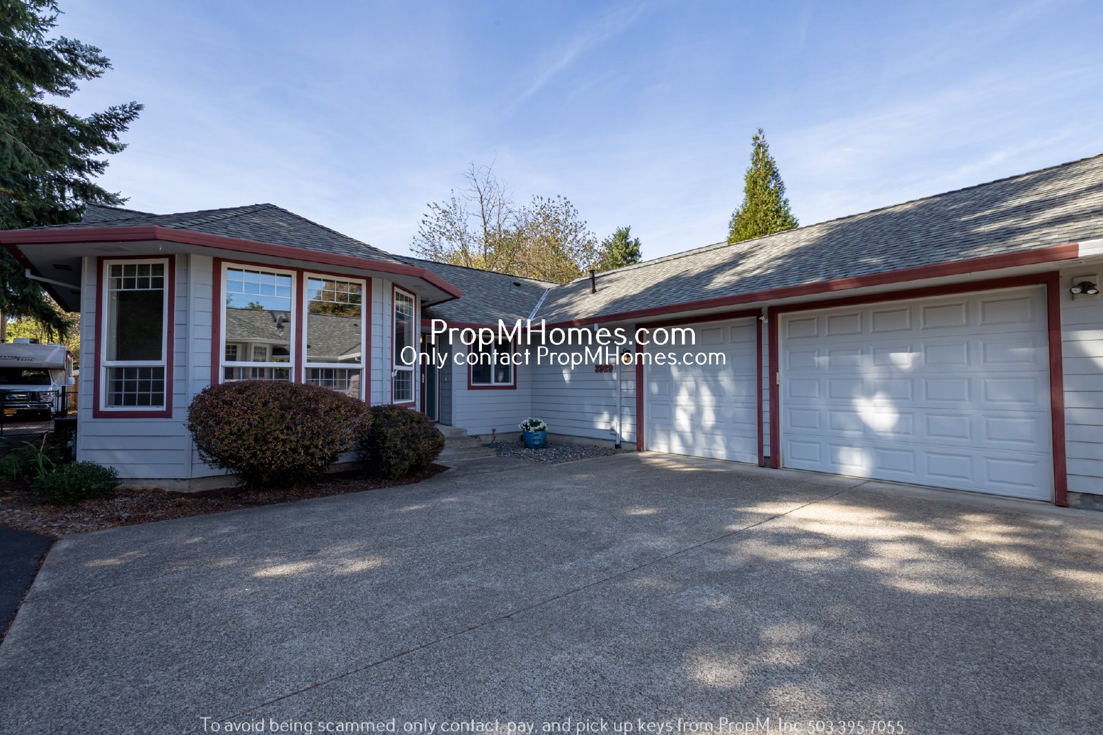 Three Bedroom Home in SE W/ Fantastic Backyard Setup! property image