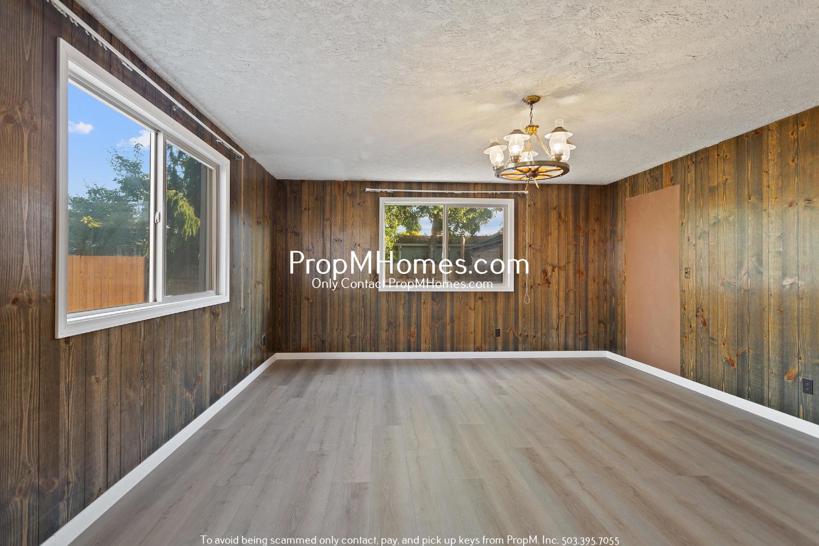 Updated Three Bedroom Home in Molalla w/ Huge Outdoor Space! property image