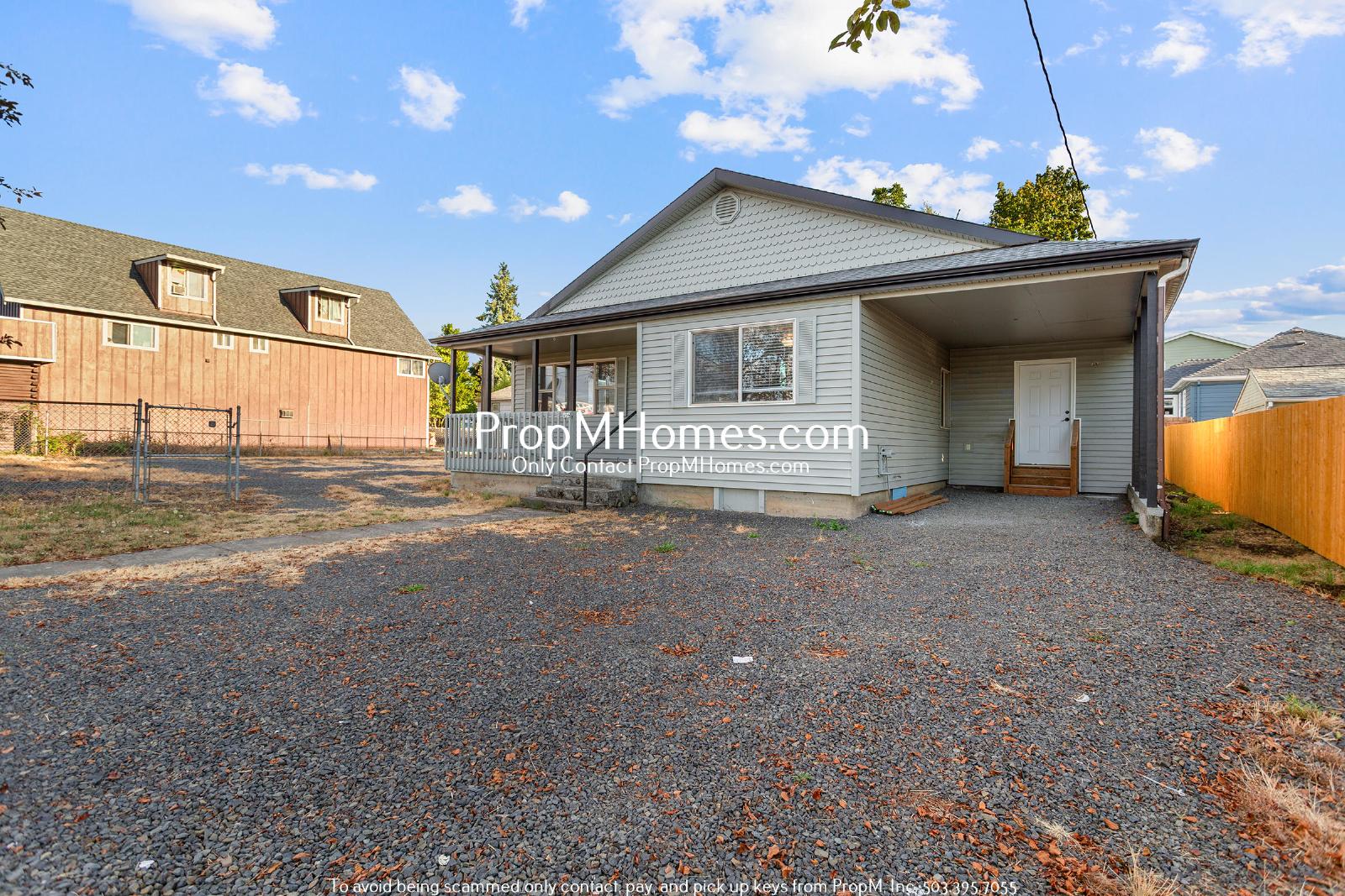 Updated Three Bedroom Home in Molalla w/ Huge Outdoor Space! property image