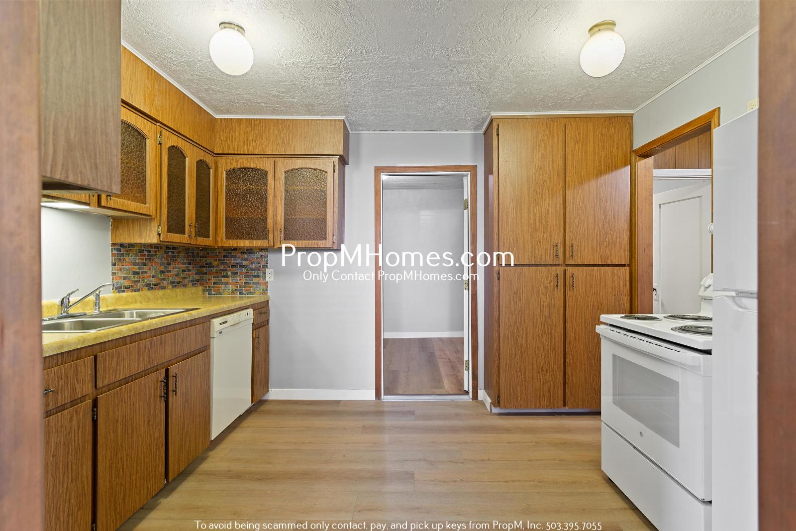 Updated Three Bedroom Home in Molalla w/ Huge Outdoor Space! property image