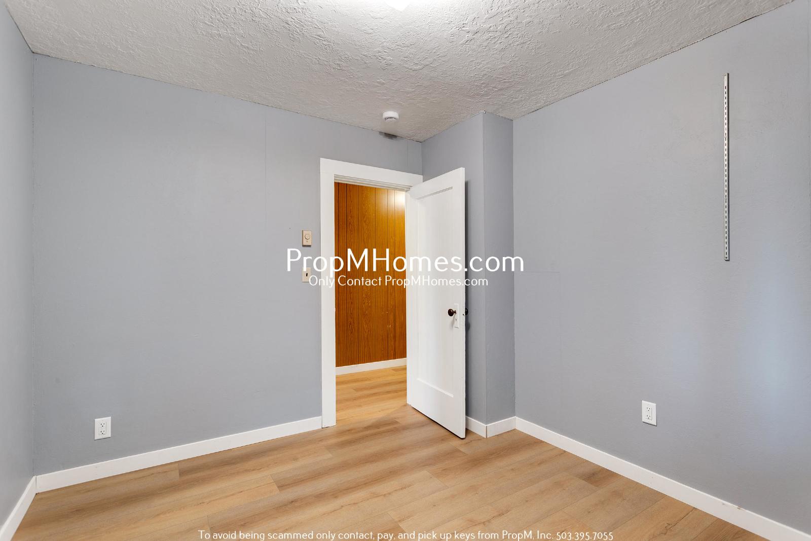 Updated Three Bedroom Home in Molalla w/ Huge Outdoor Space! property image