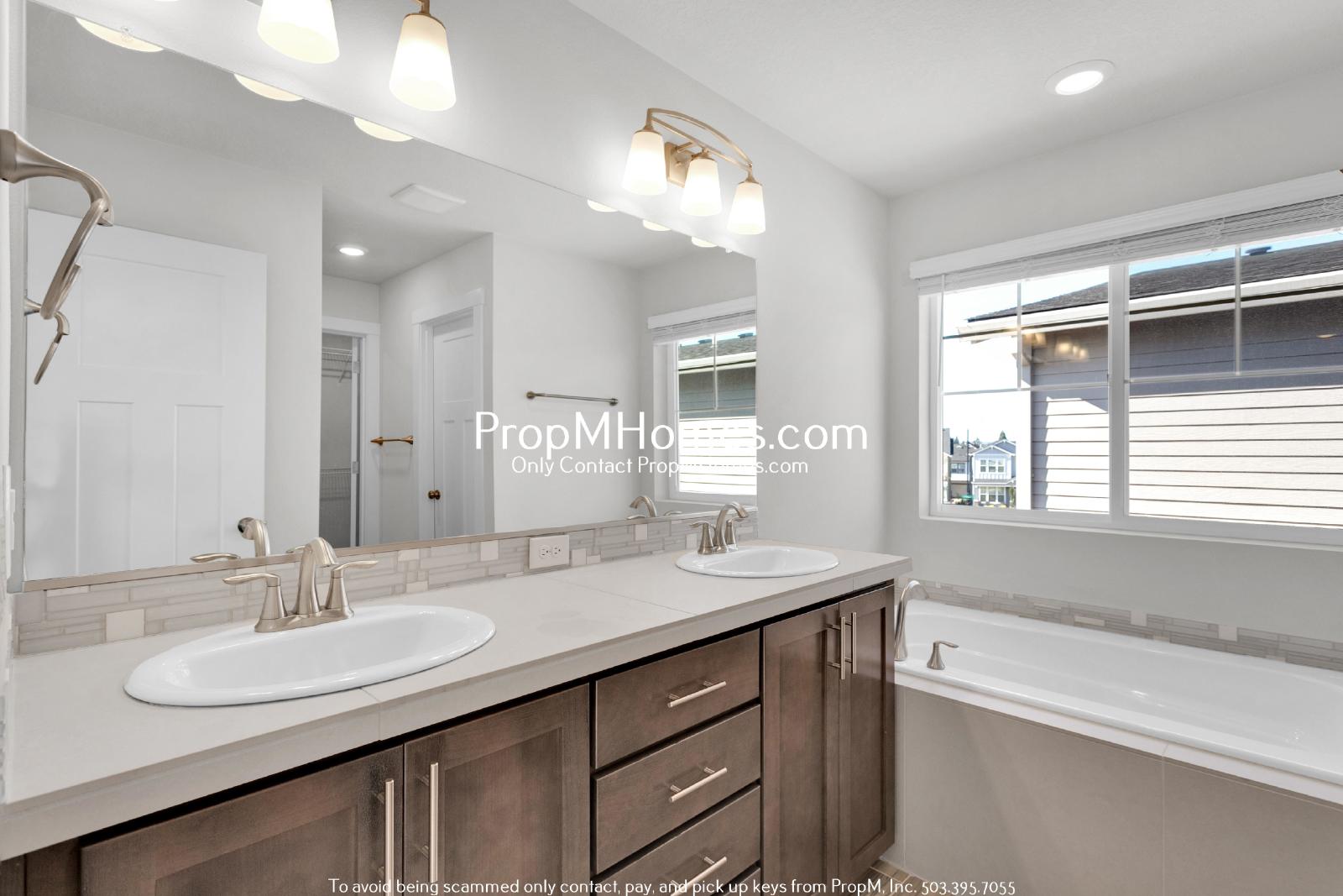 Luxury Four Bedroom Home in Reed's Crossing - DEPOSIT SPECIAL property image