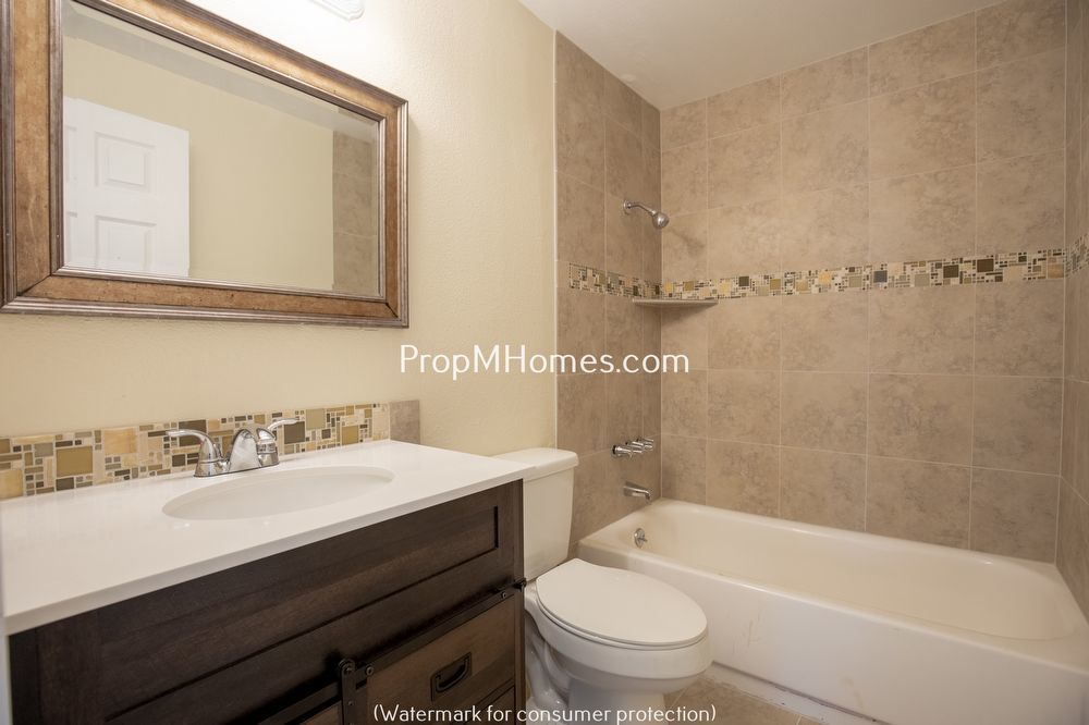 Two Level Two Bedroom Unit in Beaverton! property image