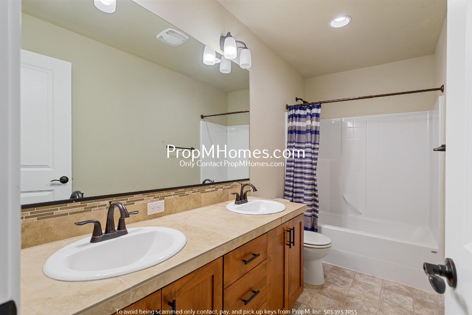 Light & Bright Home in Beaverton - Four Bedrooms! property image