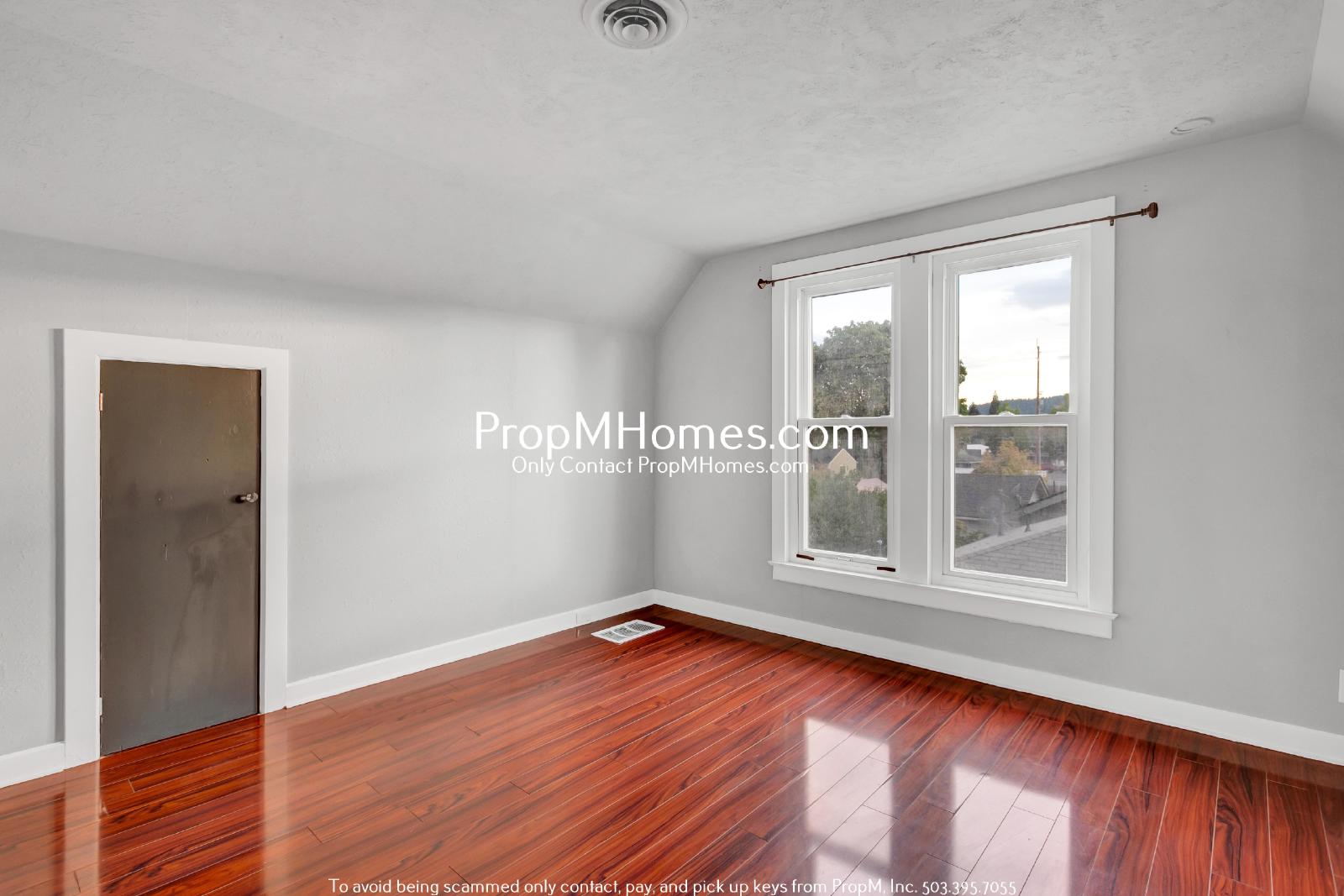 Beautiful 4 Bedroom Victorian Style Home in Gladstone! property image