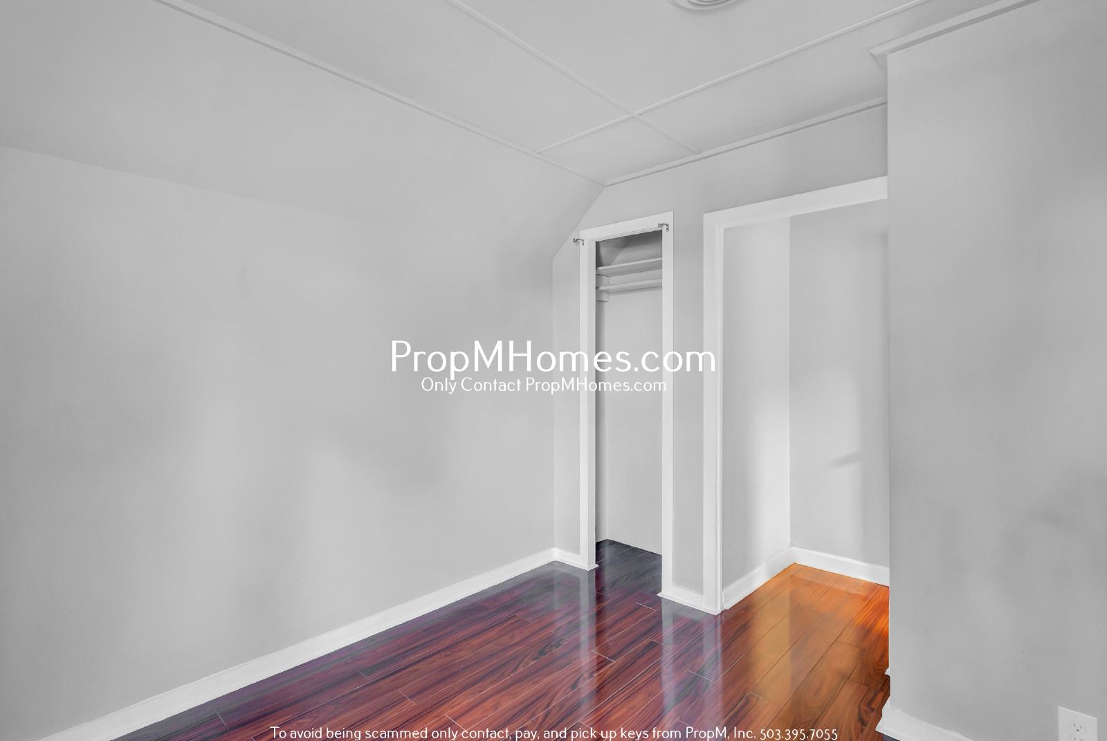 Beautiful 4 Bedroom Victorian Style Home in Gladstone! property image