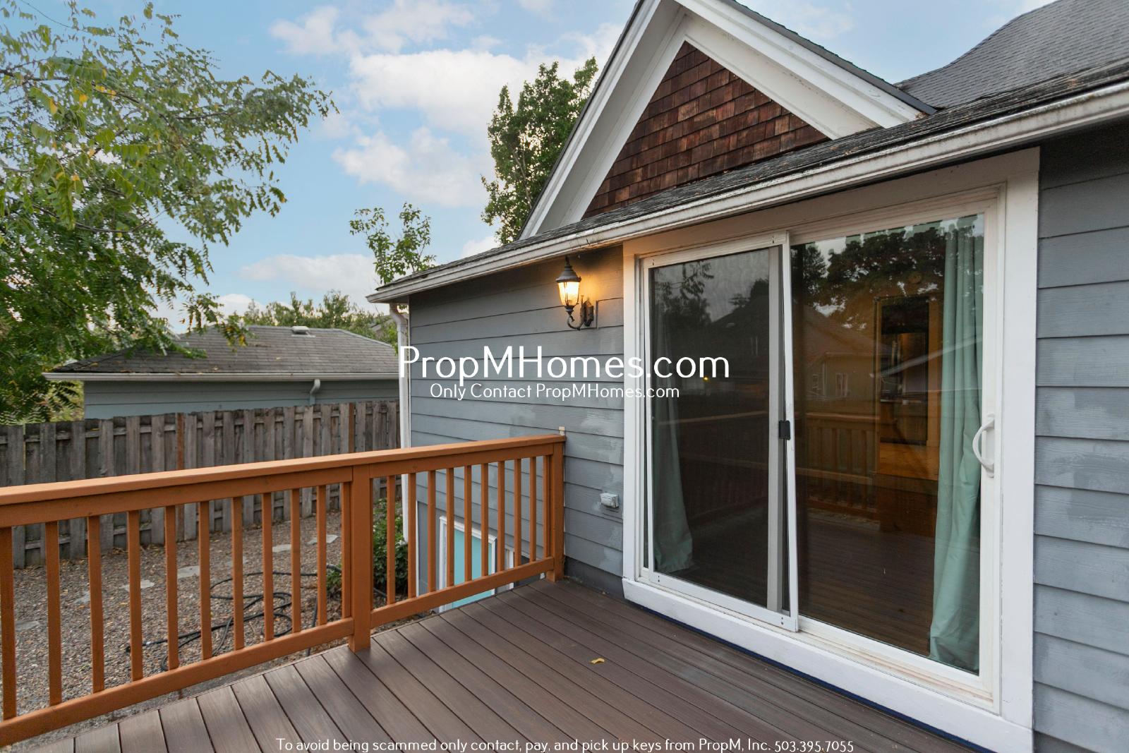 Beautiful 4 Bedroom Victorian Style Home in Gladstone! property image