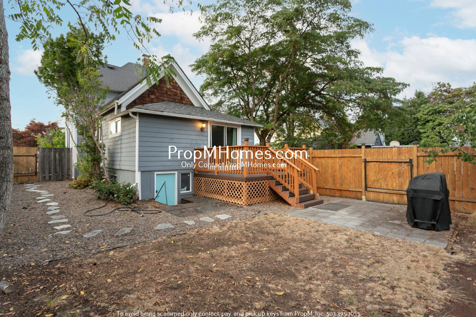 Beautiful 4 Bedroom Victorian Style Home in Gladstone! property image