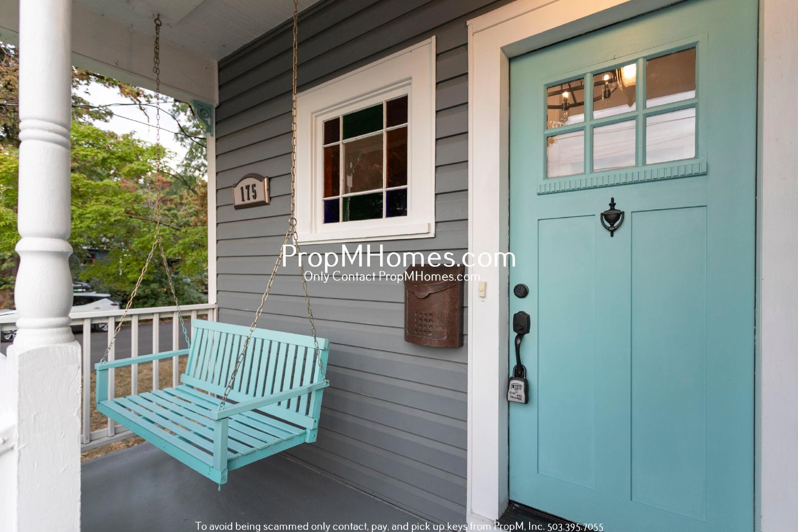 Beautiful 4 Bedroom Victorian Style Home in Gladstone! property image