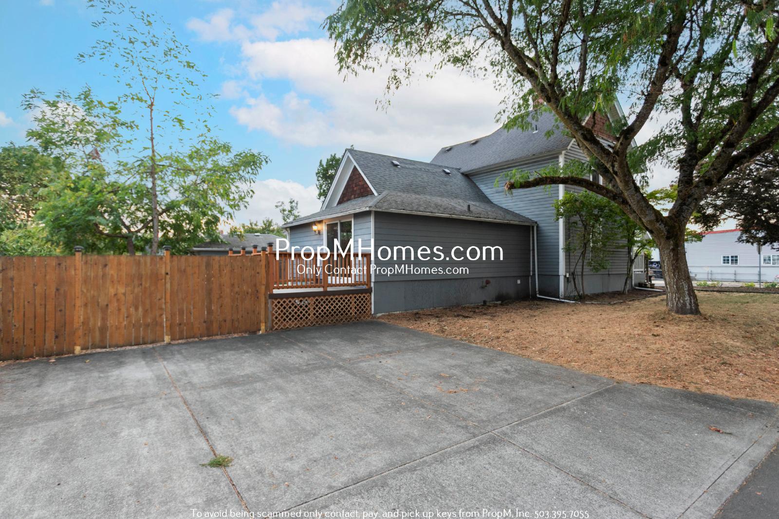 Beautiful 4 Bedroom Victorian Style Home in Gladstone! property image