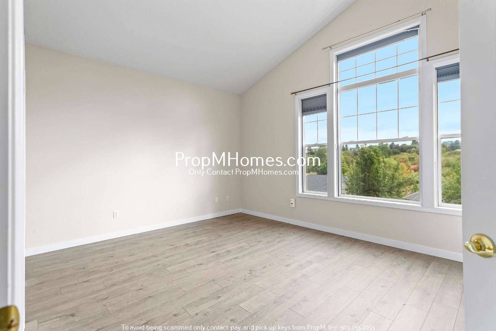 Spacious Townhome in SW Gresham - Where Urban Meets Rural! property image