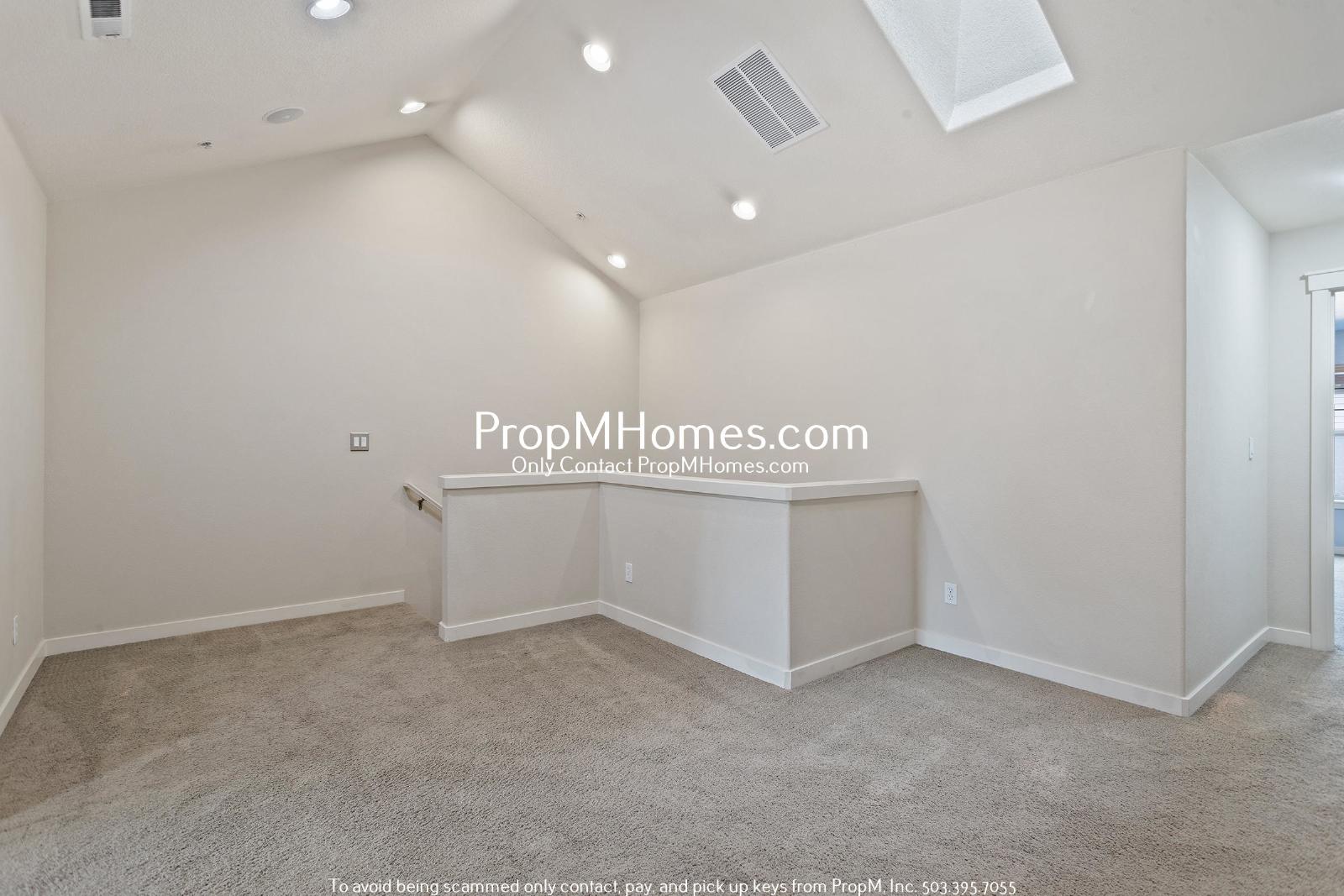 Cozy Two Bedroom Townhome in the Heart of Villebois! property image