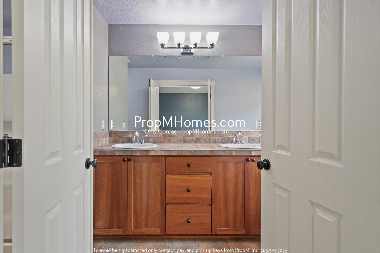 Cozy Two Bedroom Townhome in the Heart of Villebois! property image