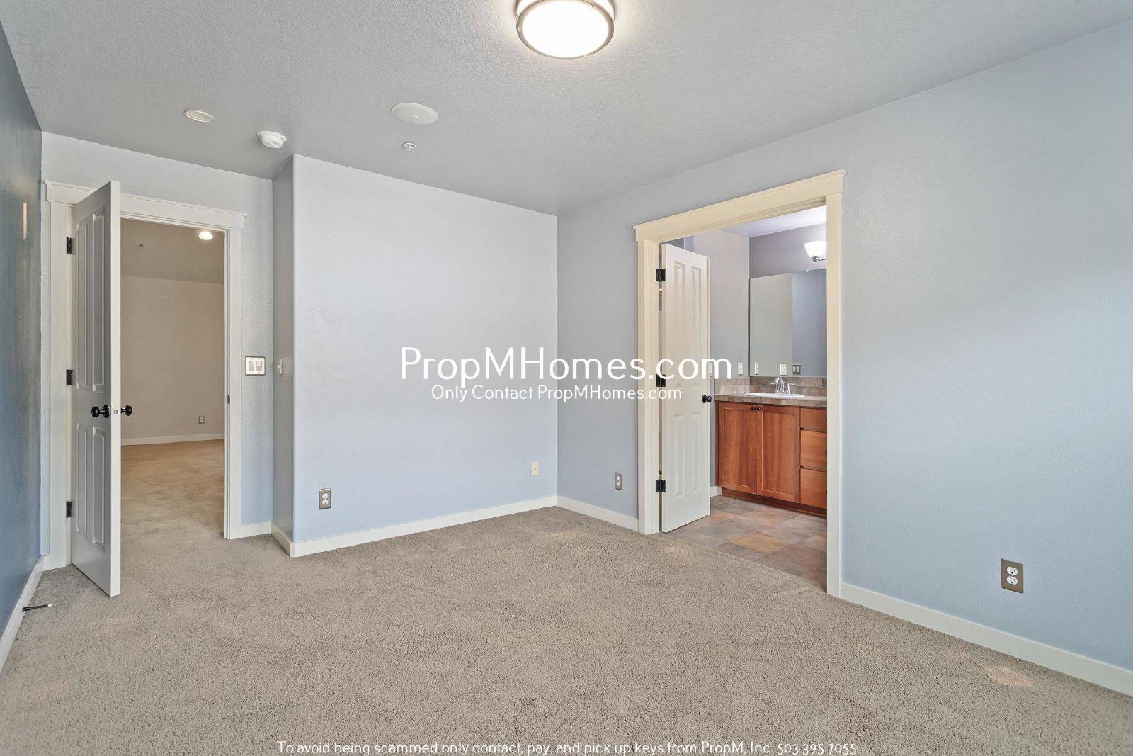 Cozy Two Bedroom Townhome in the Heart of Villebois! property image