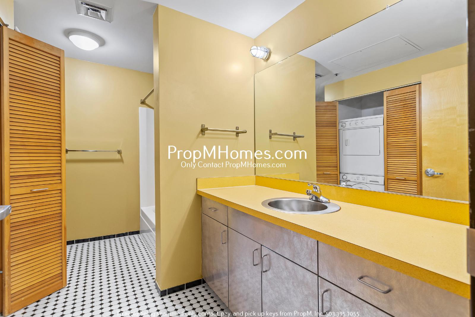 One Bedroom Loft w/ City Views in the Pear- Deposit Special & New Photos! property image