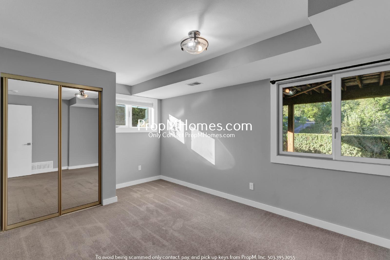 Lake Oswego Beauty - Six Bedroom Home - Updated Landscaping! property image