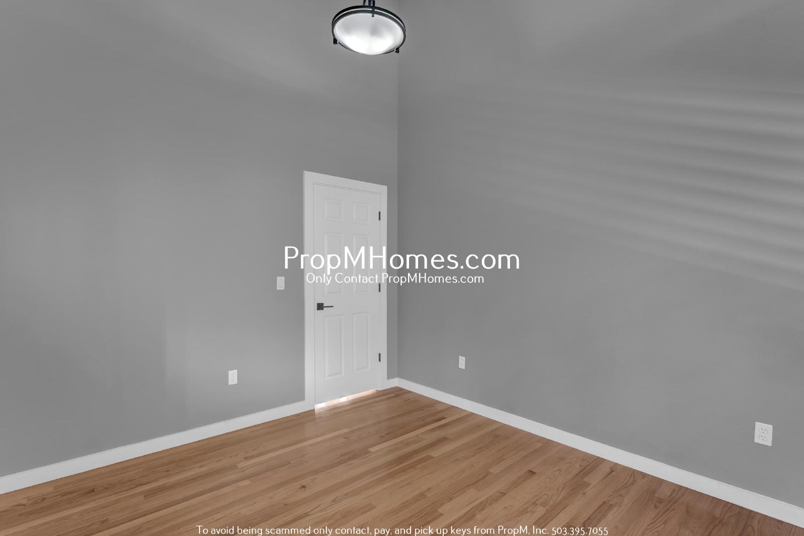 Lake Oswego Beauty - Six Bedroom Home - Updated Landscaping! property image