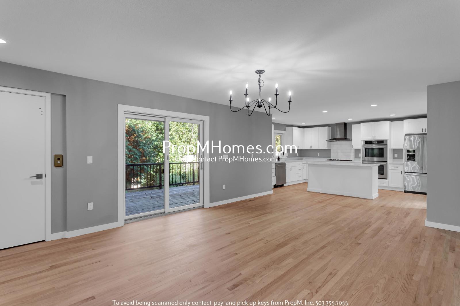 Lake Oswego Beauty - Six Bedroom Home - Updated Landscaping! property image