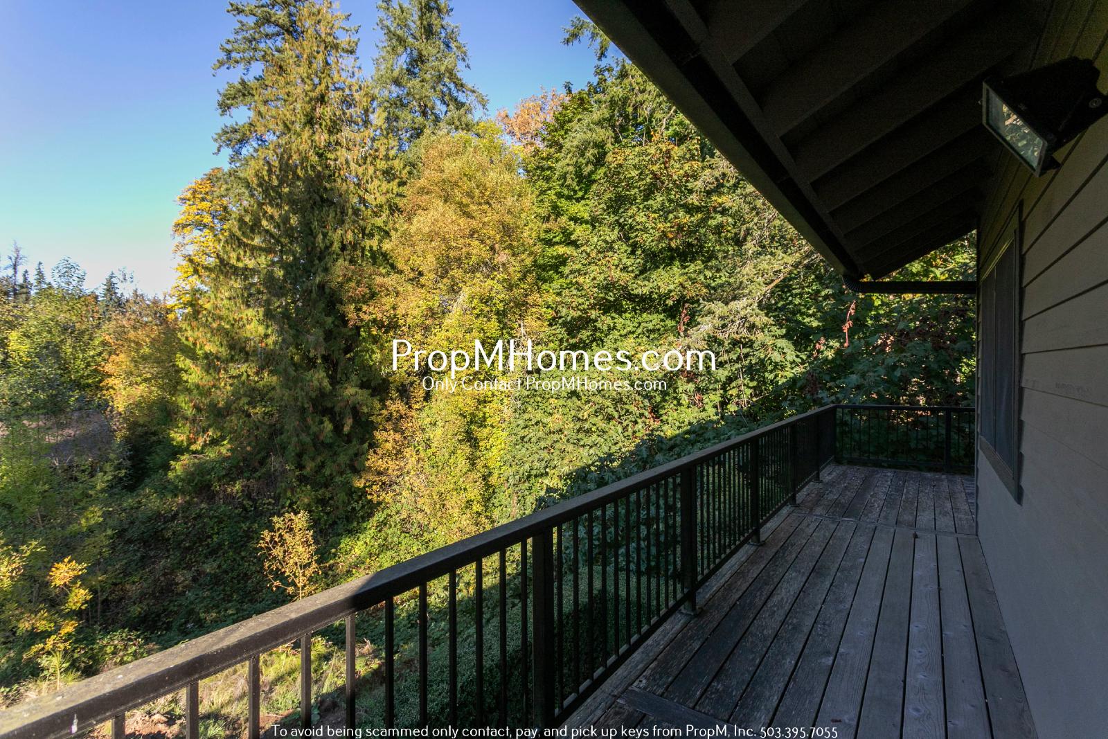 Lake Oswego Beauty - Six Bedroom Home - Updated Landscaping! property image