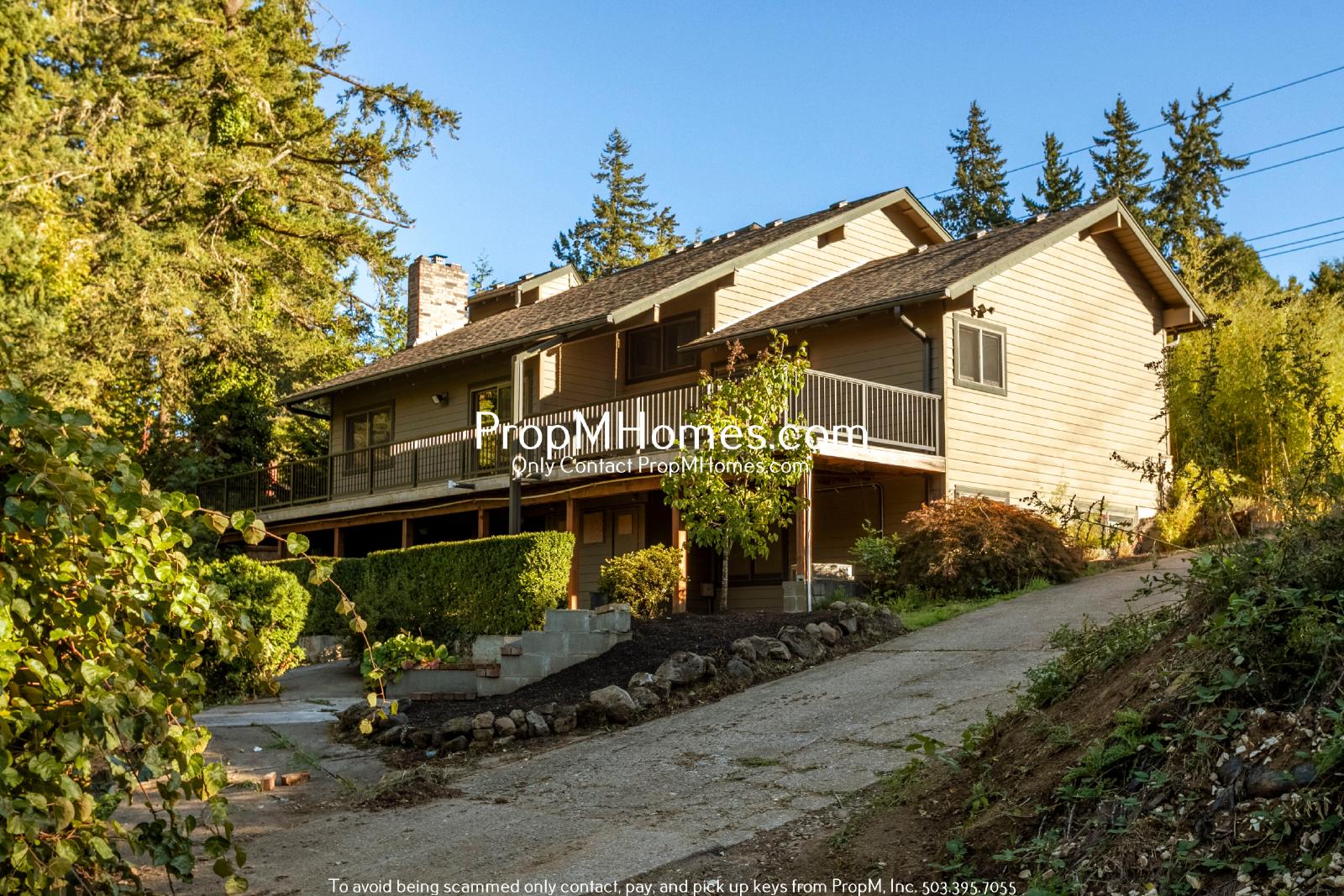 Lake Oswego Beauty - Six Bedroom Home - Updated Landscaping! property image
