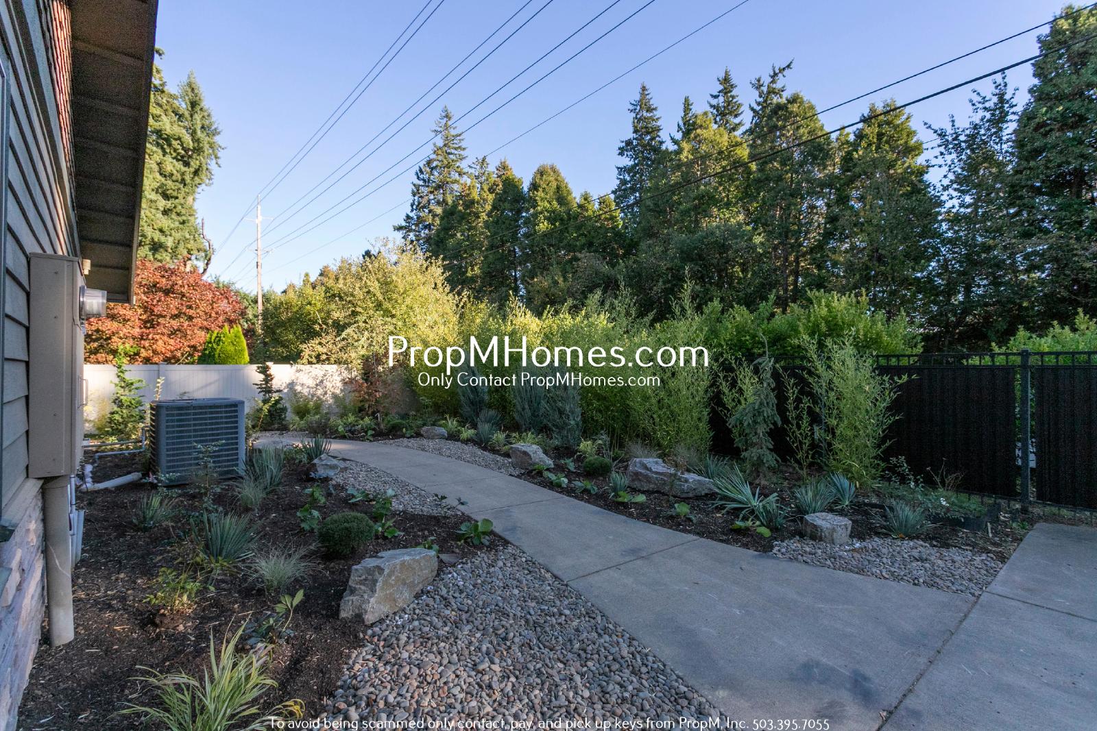 Lake Oswego Beauty - Six Bedroom Home - Updated Landscaping! property image