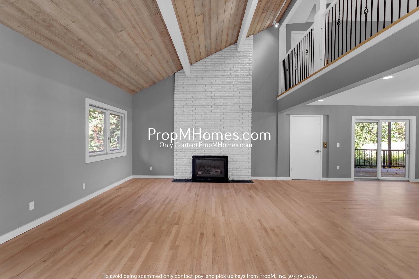 Lake Oswego Beauty - Six Bedroom Home - Updated Landscaping! property image