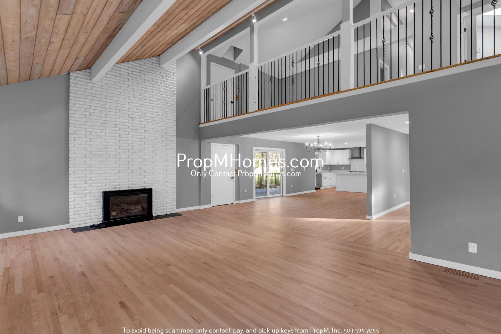 Lake Oswego Beauty - Six Bedroom Home - Updated Landscaping! property image