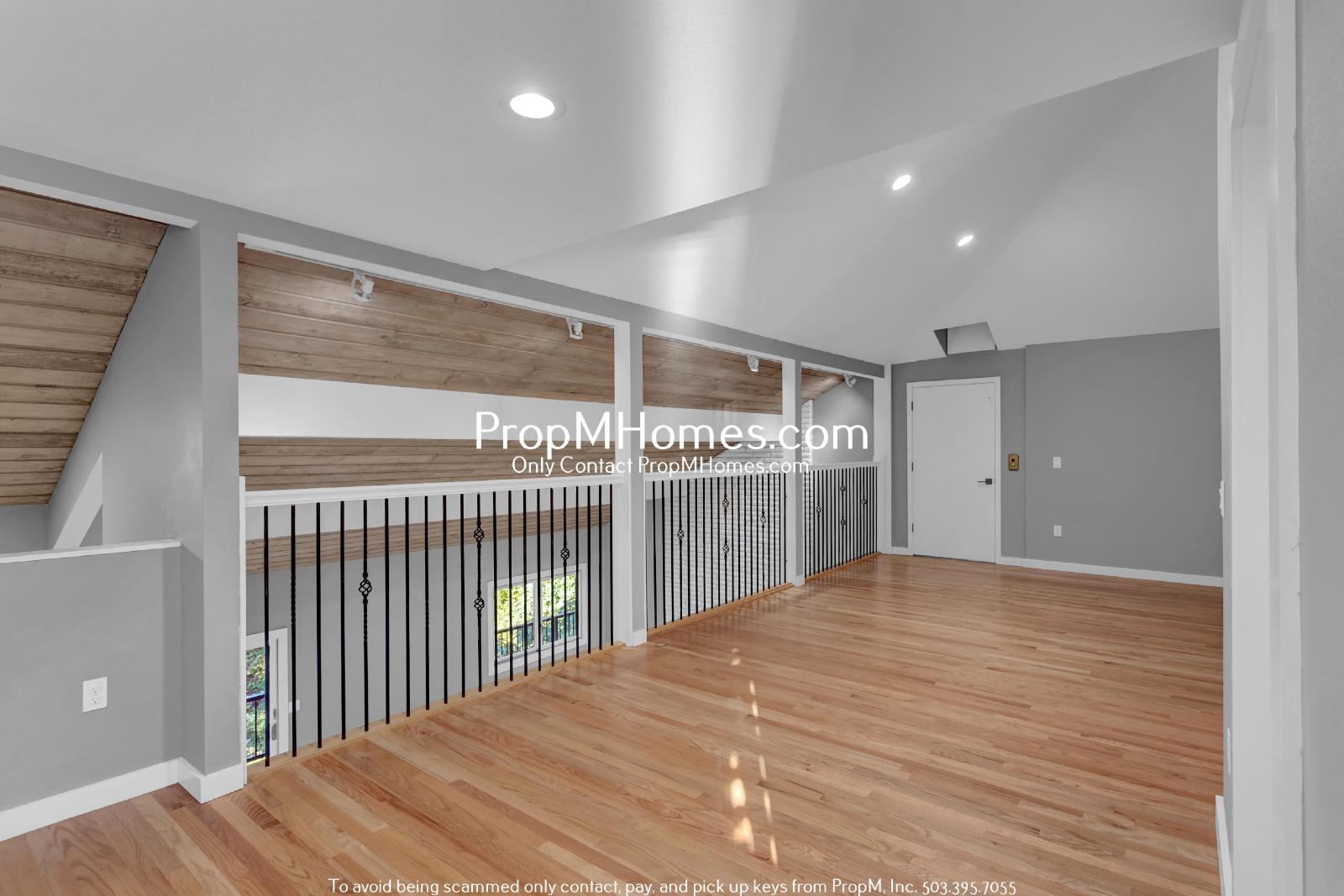 Lake Oswego Beauty - Six Bedroom Home - Updated Landscaping! property image