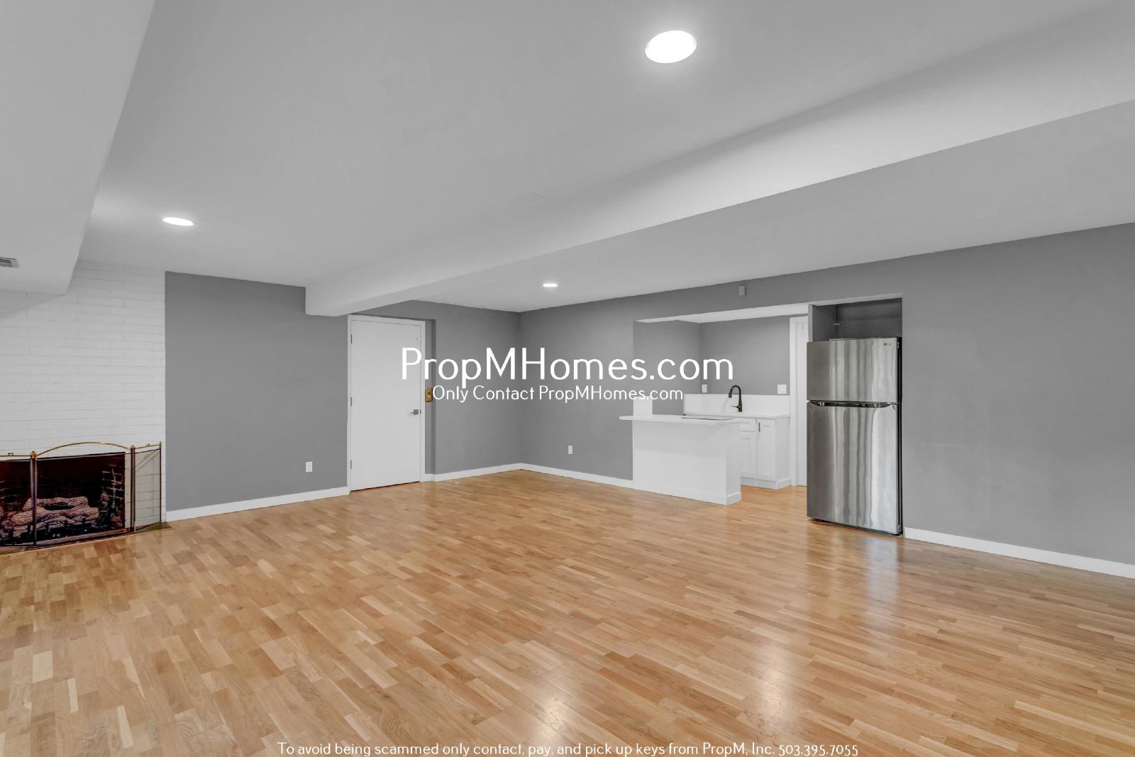 Lake Oswego Beauty - Six Bedroom Home - Updated Landscaping! property image