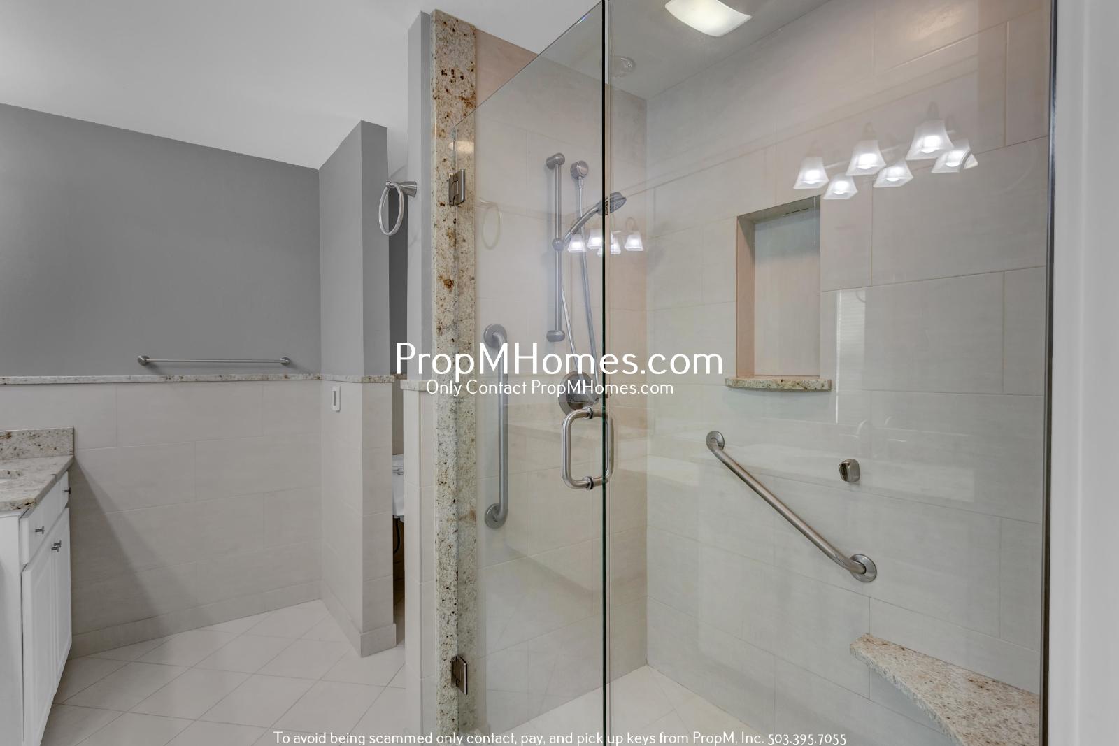 Lake Oswego Beauty - Six Bedroom Home - Updated Landscaping! property image