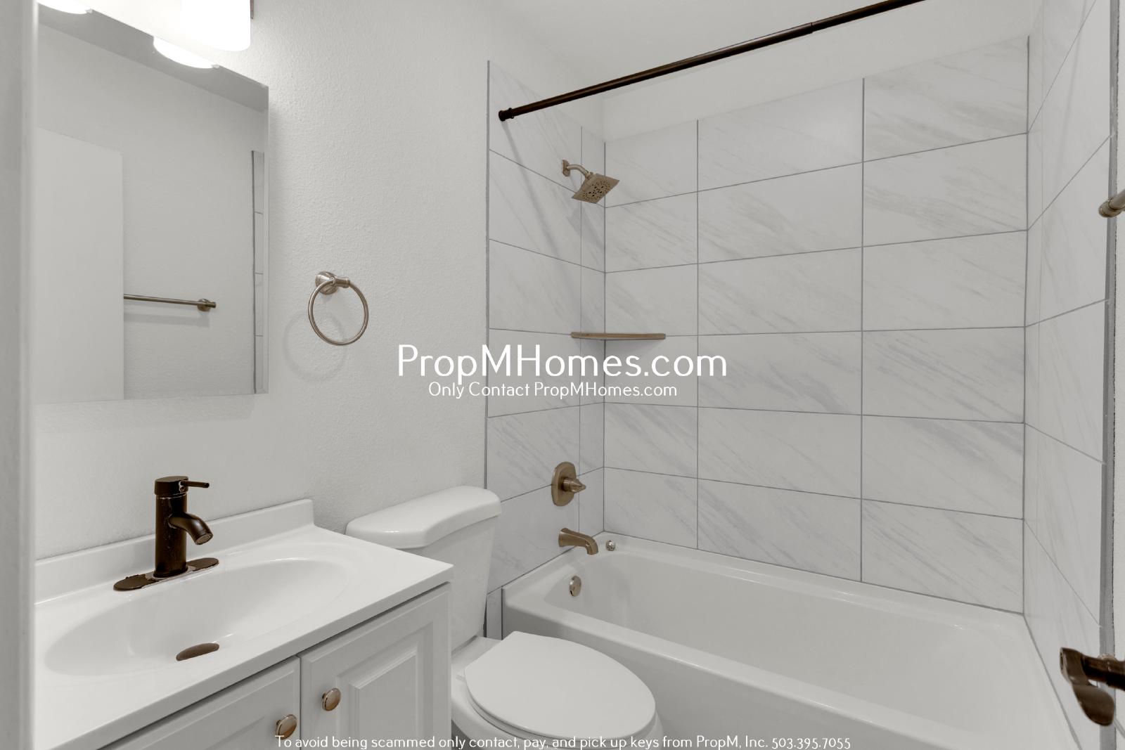 Updated Two Bedroom Unit w/ St Johns Views! property image