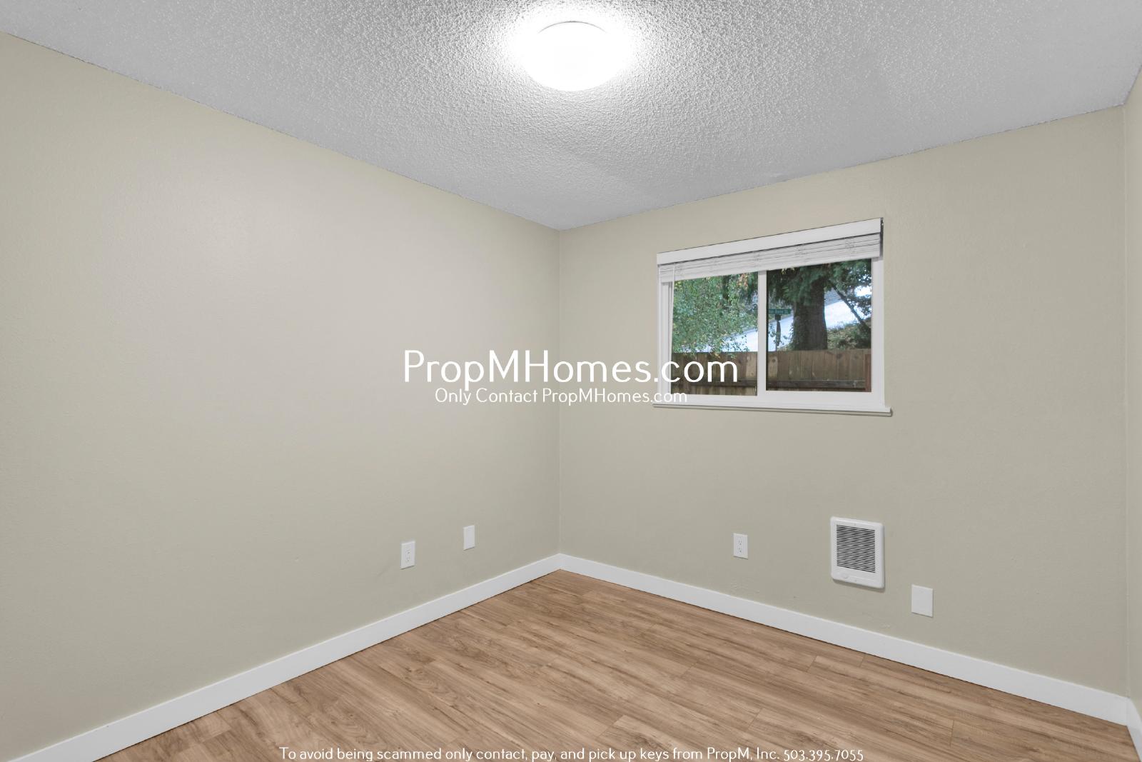 Updated Three Bedroom Duplex in the Heart of Oregon City! property image