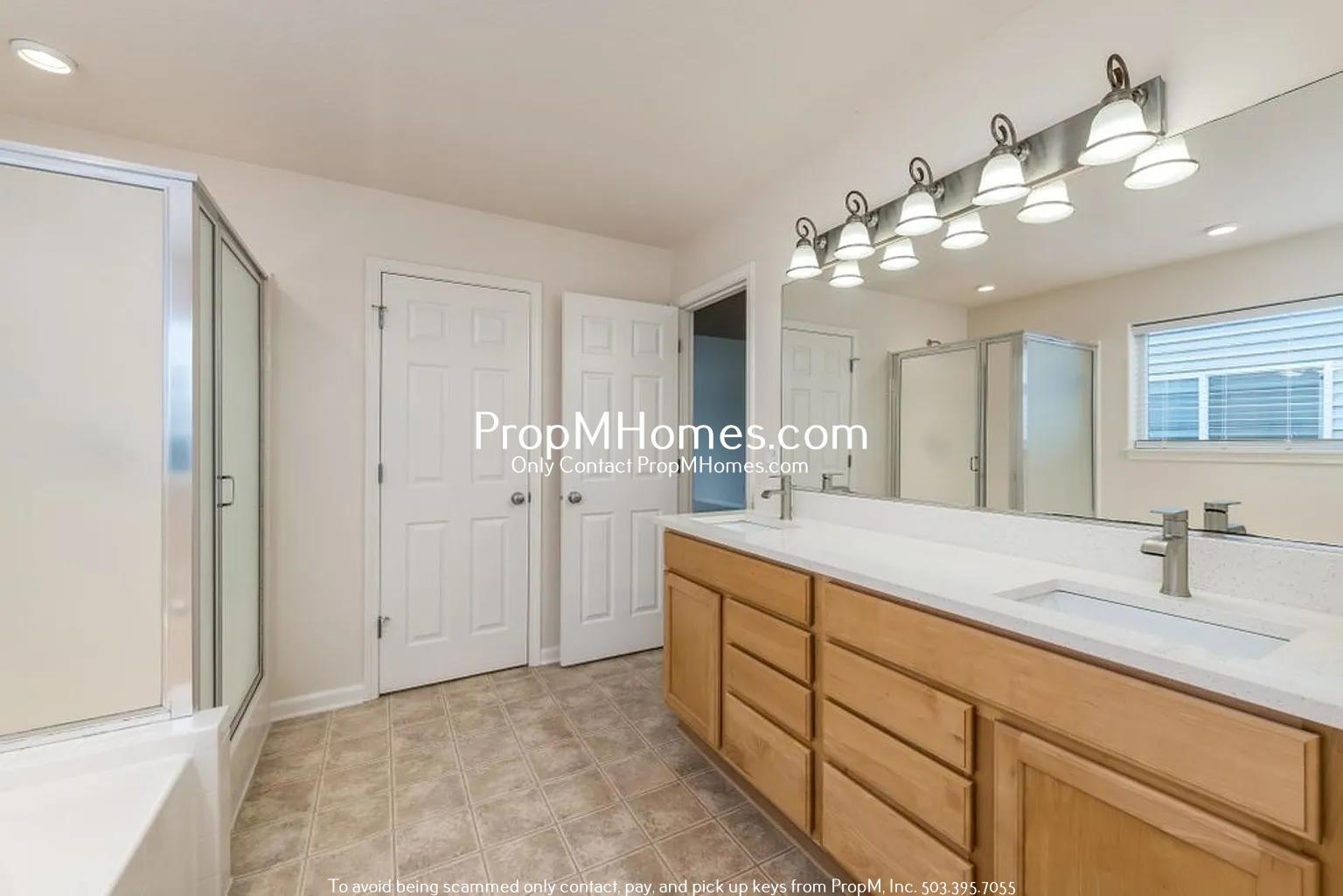 Spacious Three Bedroom Home on Bull Mountain - Gated Street! property image