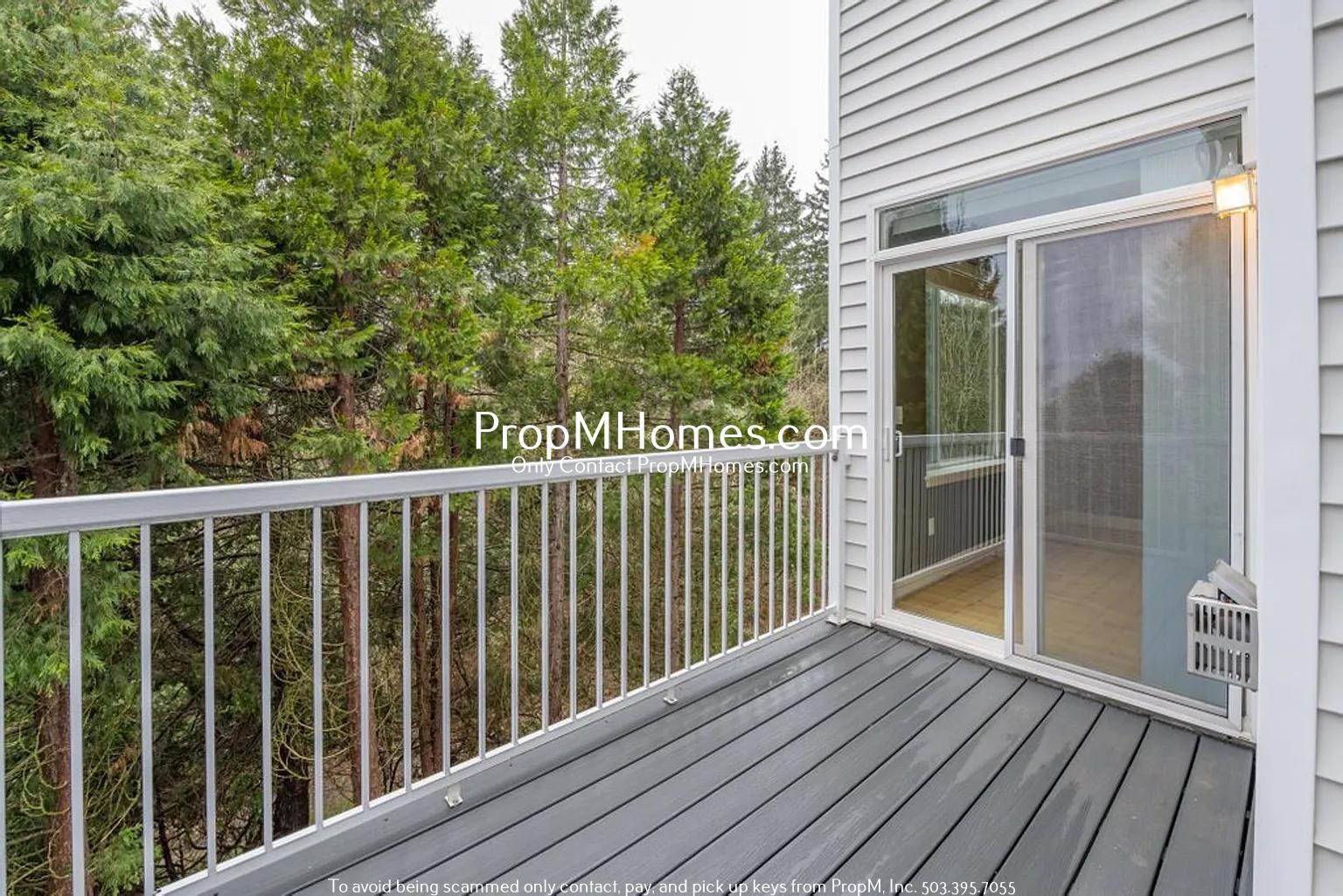 Spacious Three Bedroom Home on Bull Mountain - Gated Street! property image