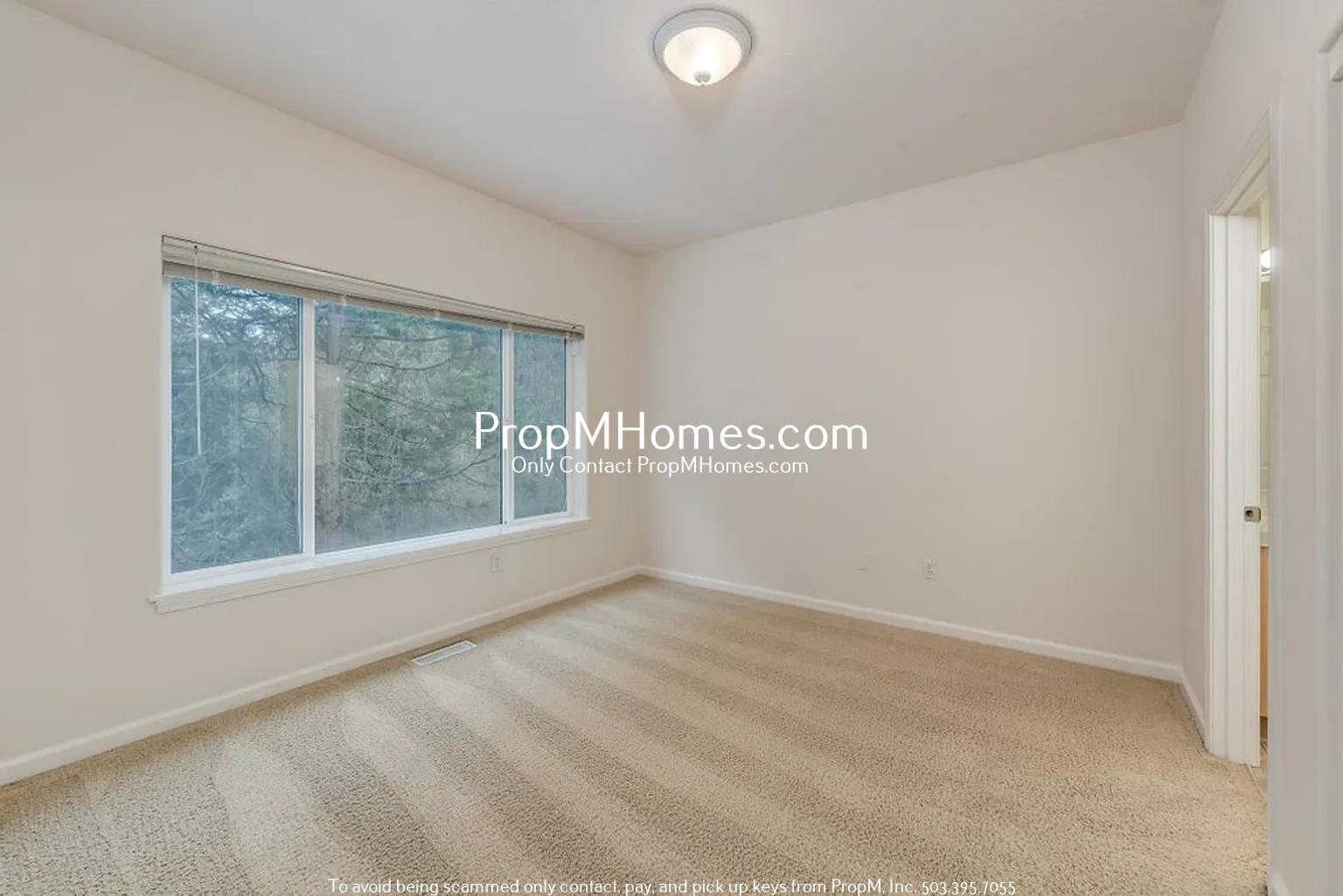 Spacious Three Bedroom Home on Bull Mountain - Gated Street! property image