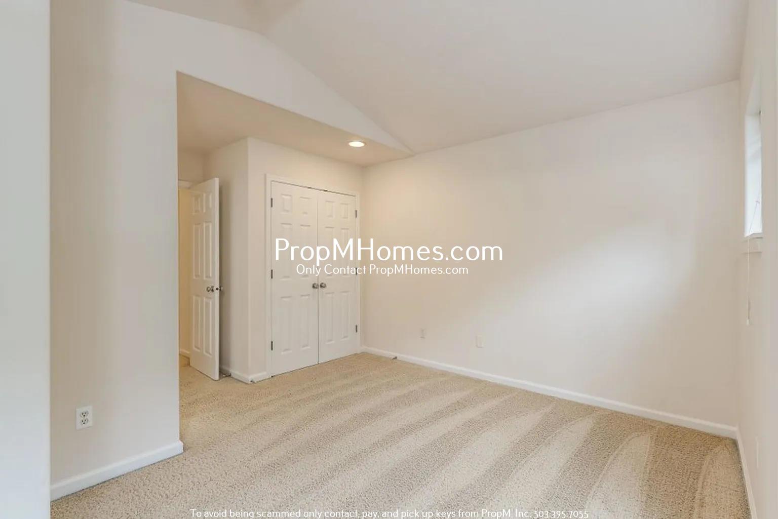 Spacious Three Bedroom Home on Bull Mountain - Gated Street! property image