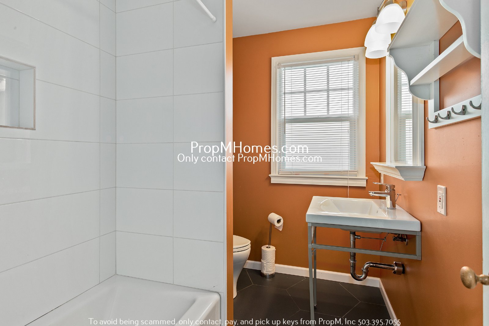 Lovely Modern Two Bedroom Home In North Portland! property image
