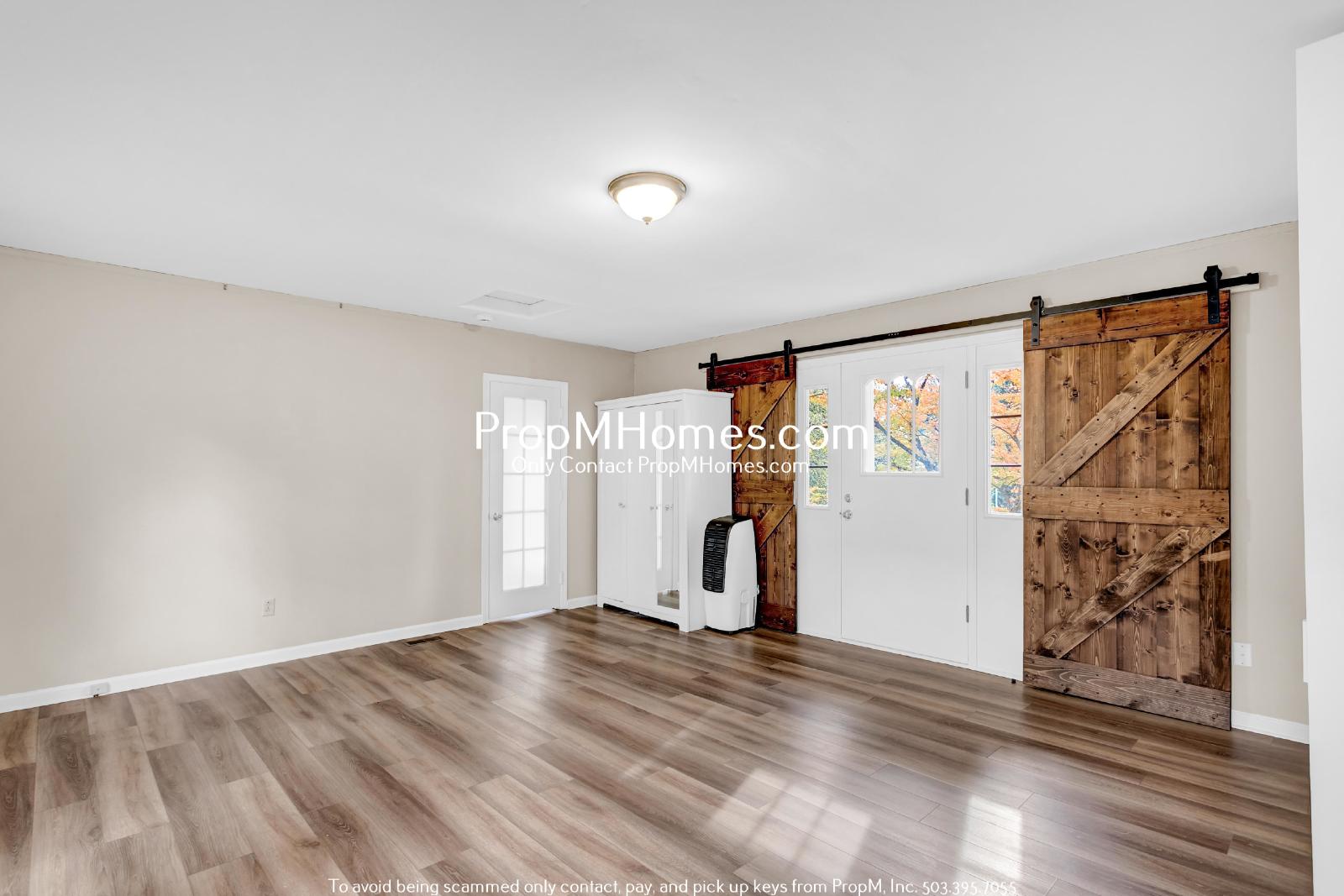 Charming Three Bedroom Duplex In First Addition Of Lake Oswego! property image