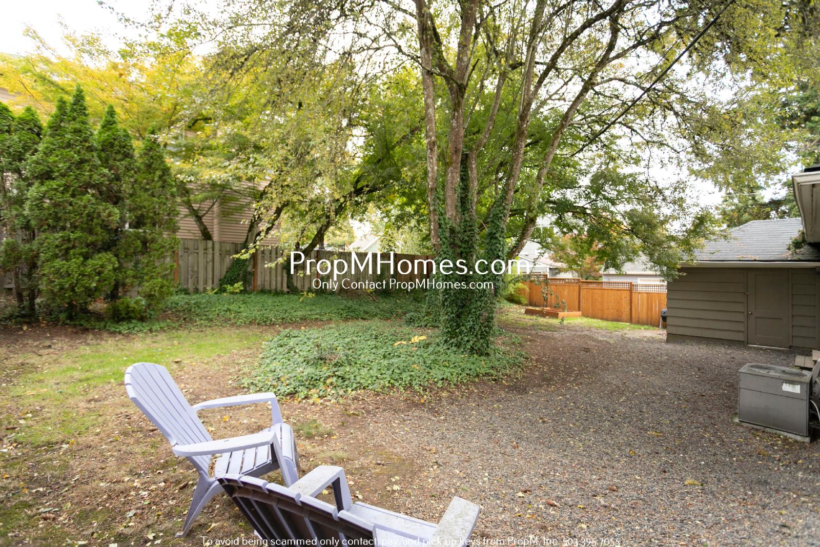 Charming Three Bedroom Duplex In First Addition Of Lake Oswego! property image