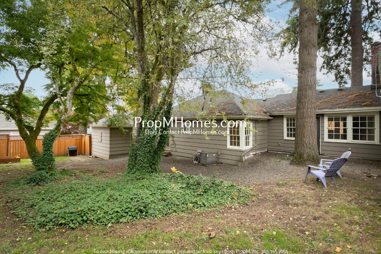 Charming Three Bedroom Duplex In First Addition Of Lake Oswego! property image