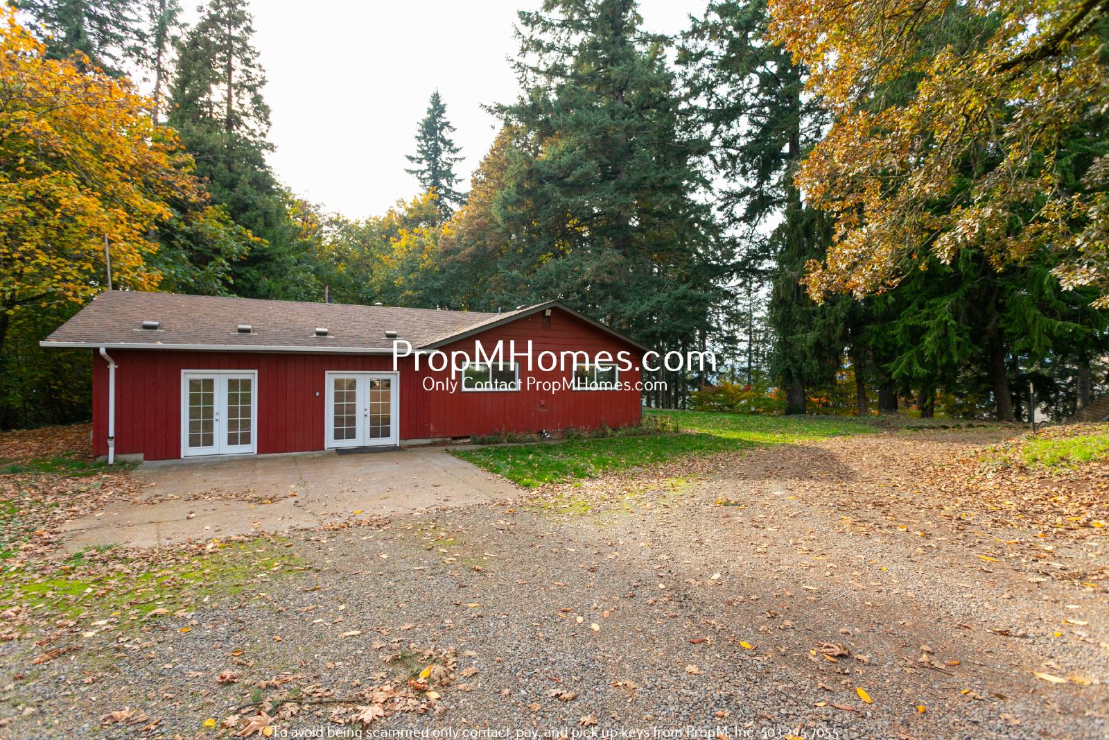 Private 20-Acre Retreat in Oregon City – Spacious 3-Bedroom Ranch Home with Scenic Views! property image