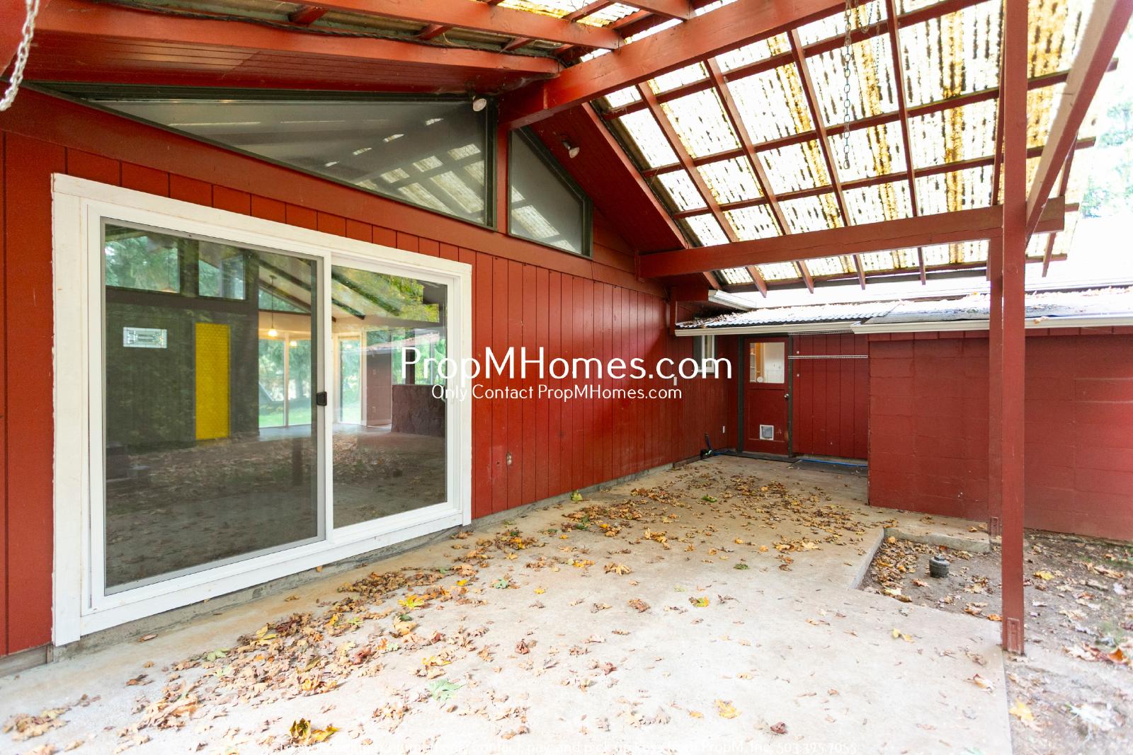 Private 20-Acre Retreat in Oregon City – Spacious 3-Bedroom Ranch Home with Scenic Views! property image