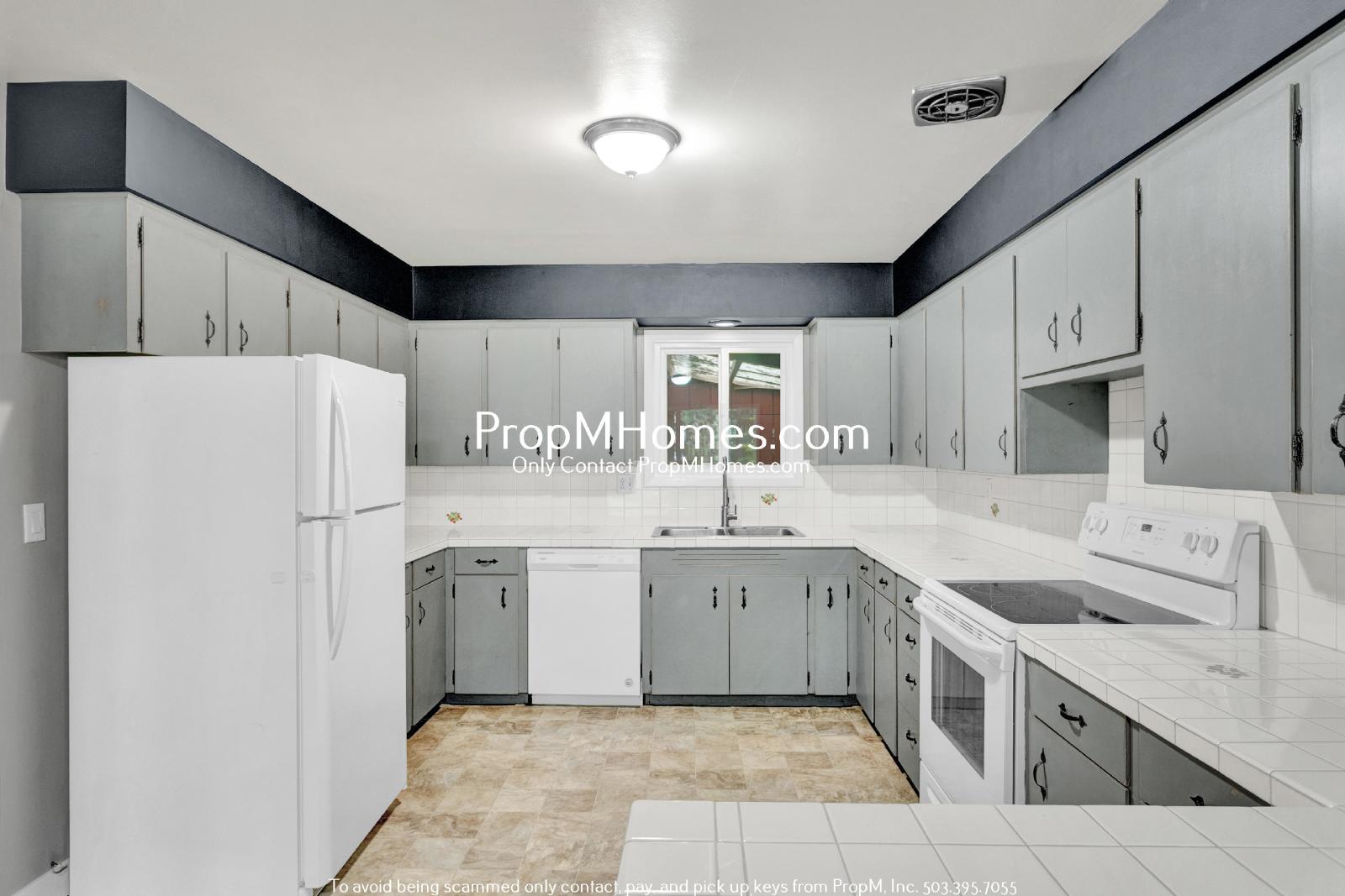 Private 20-Acre Retreat in Oregon City – Spacious 3-Bedroom Ranch Home with Scenic Views! property image