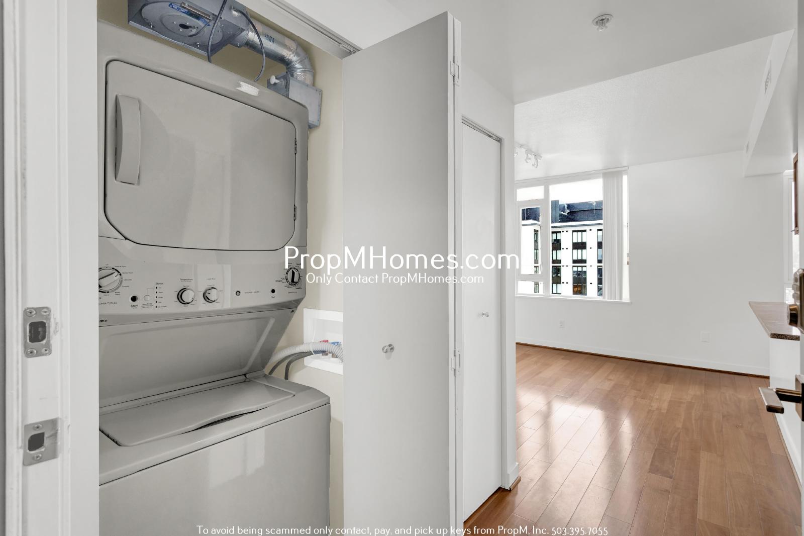 Modern 2-Bedroom, 2-Bath Condo with Stunning Views in the Iconic Benson Tower property image