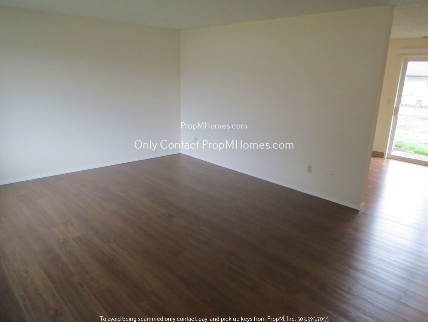 Beautiful Duplex in Hillsboro with Attached Garage! property image