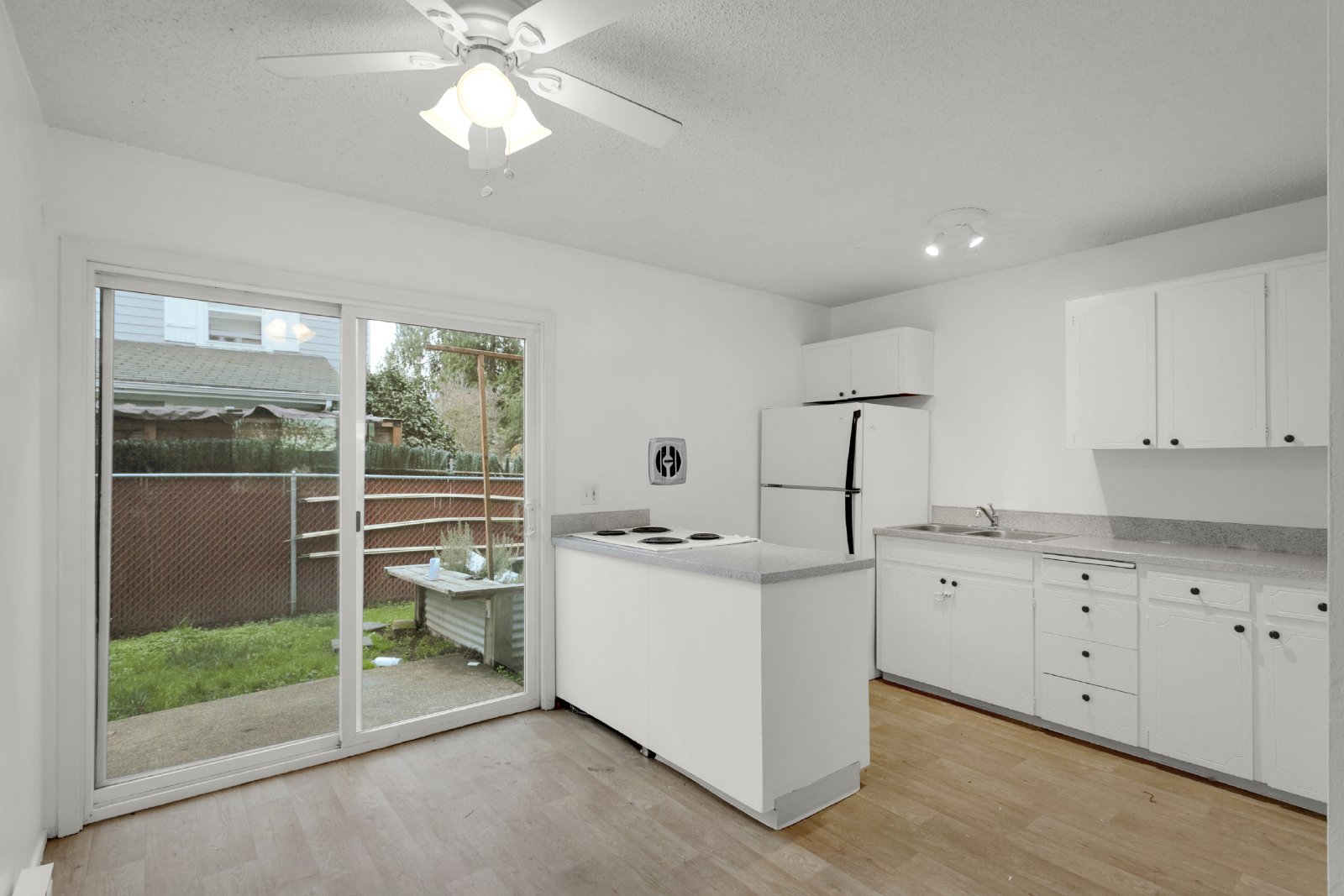 Updated Two Bedroom Unit in the Heart of Oregon City - NEW PHOTOS property image