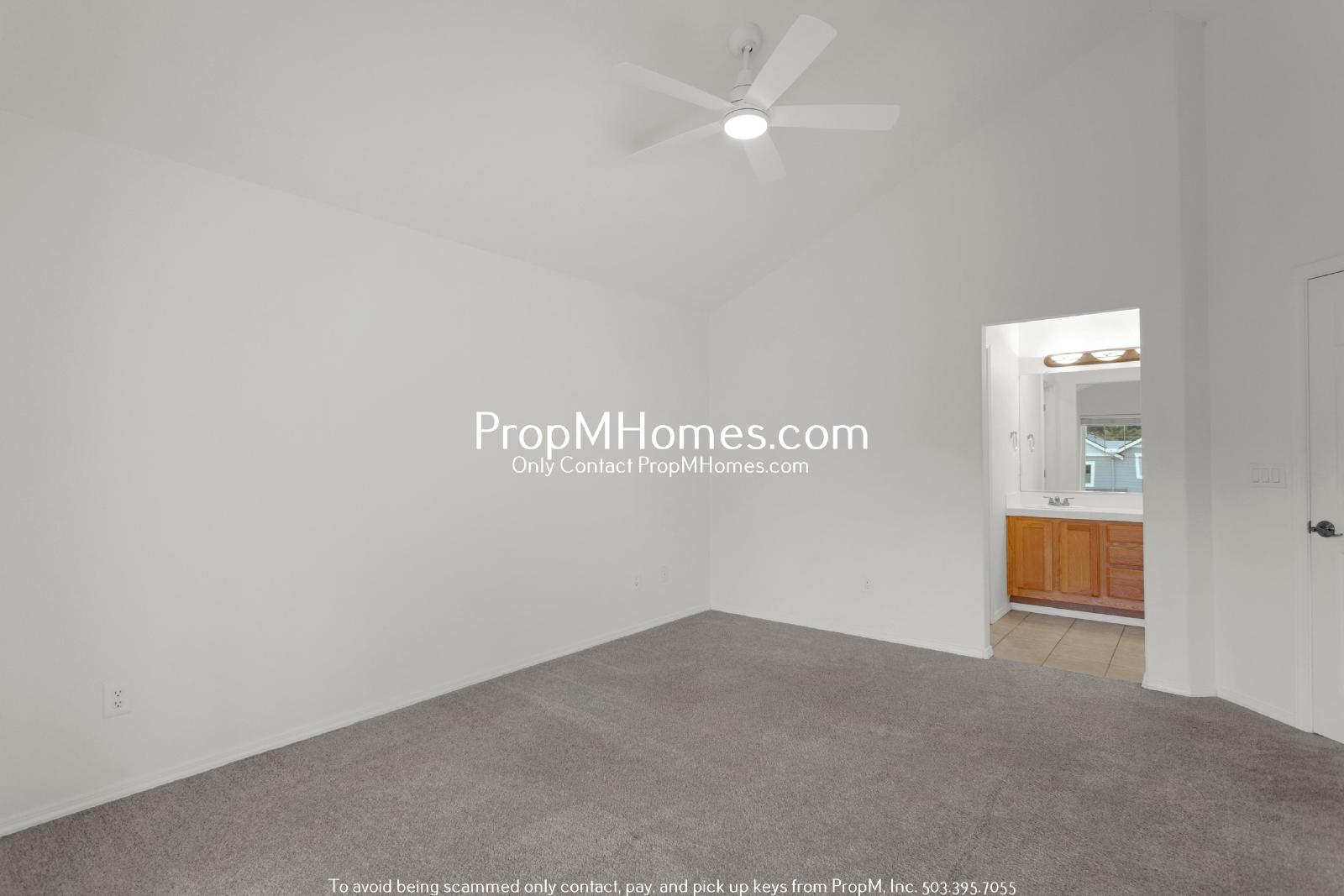 Beautiful Townhome in Parker Crest – Modern Finishes, Private Backyard, and Prime West Linn Location! property image