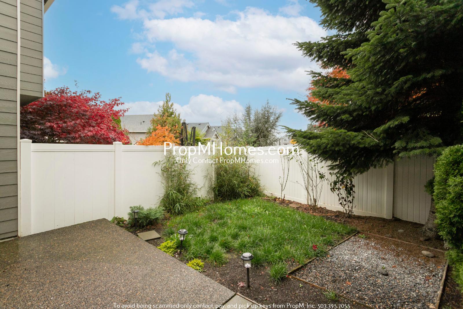 Beautiful Townhome in Parker Crest – Modern Finishes, Private Backyard, and Prime West Linn Location! property image