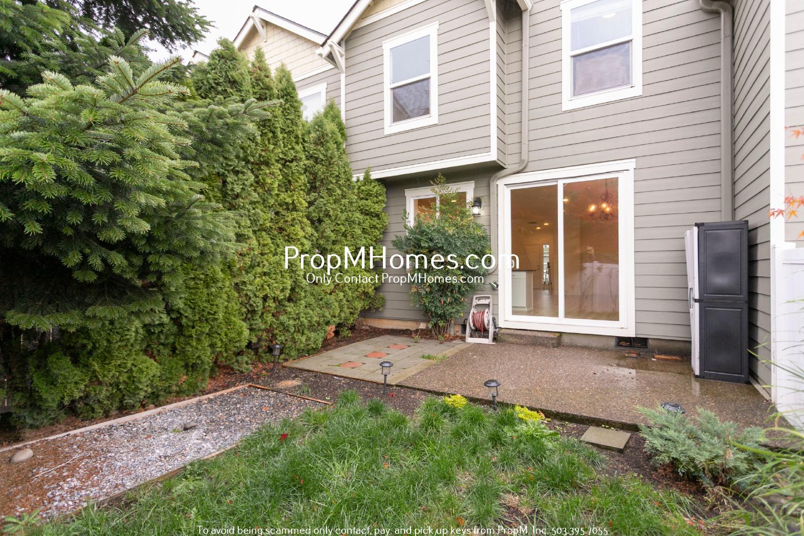 Beautiful Townhome in Parker Crest – Modern Finishes, Private Backyard, and Prime West Linn Location! property image